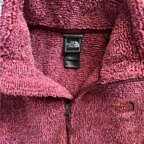 The North Face Raspberry Fleece Jacket - Picture 3 of 5